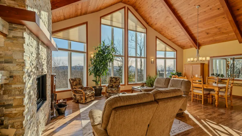 Photo immobilière d'un salon lumineux